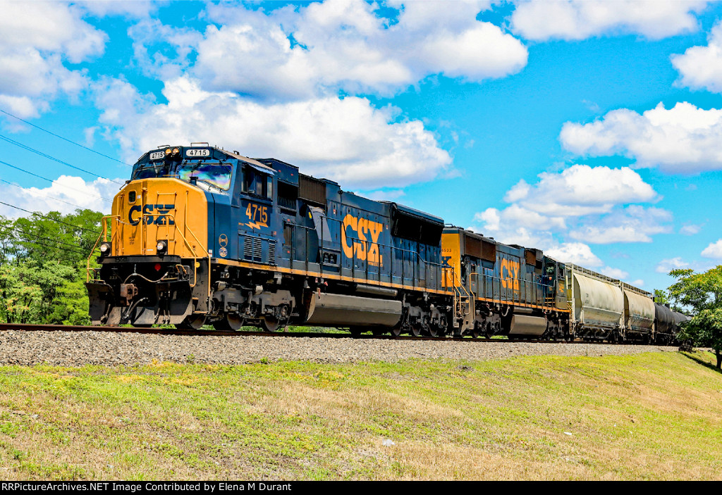 CSX 4725 on M-403